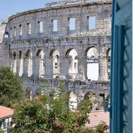 Spectacular View Of The Colloseum Apartment Pula