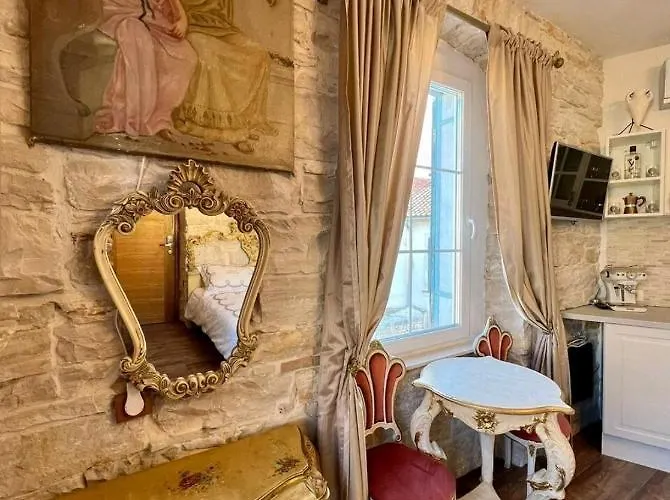 Spectacular View Of The Colloseum Pula