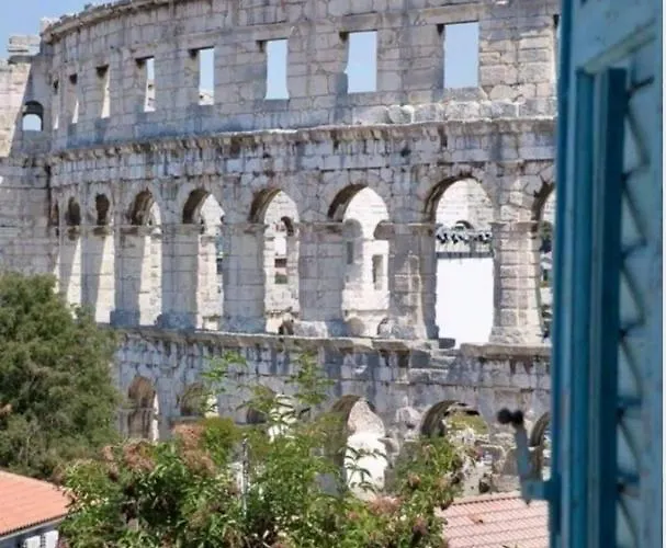 Spectacular View Of The Colloseum Apartman Pula